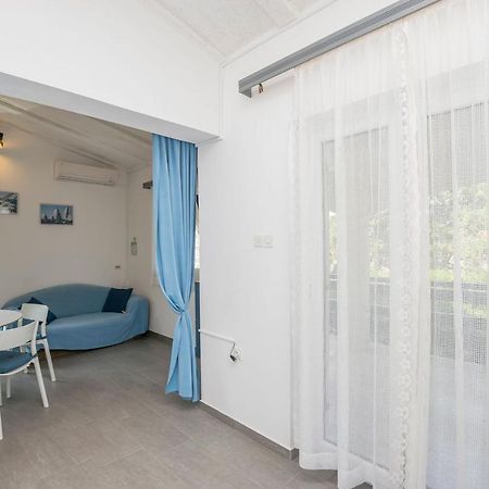 Apartments Mira Привлака Екстер'єр фото