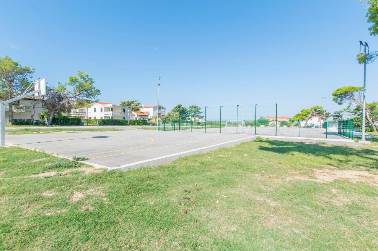 Apartments Mira Привлака Екстер'єр фото
