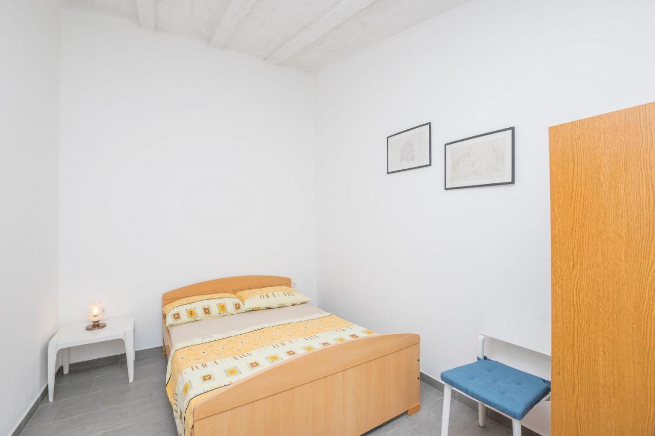Apartments Mira Привлака Екстер'єр фото