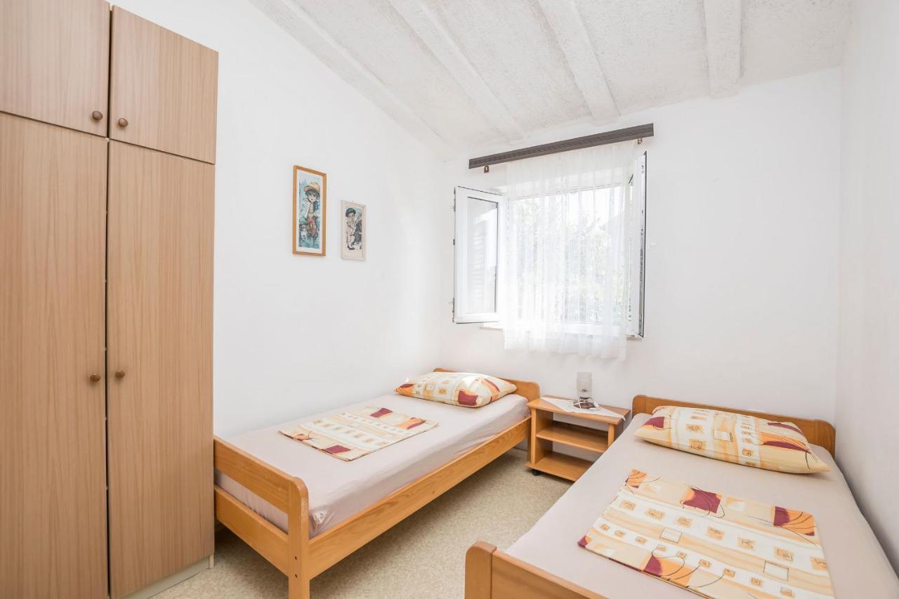 Apartments Mira Привлака Екстер'єр фото